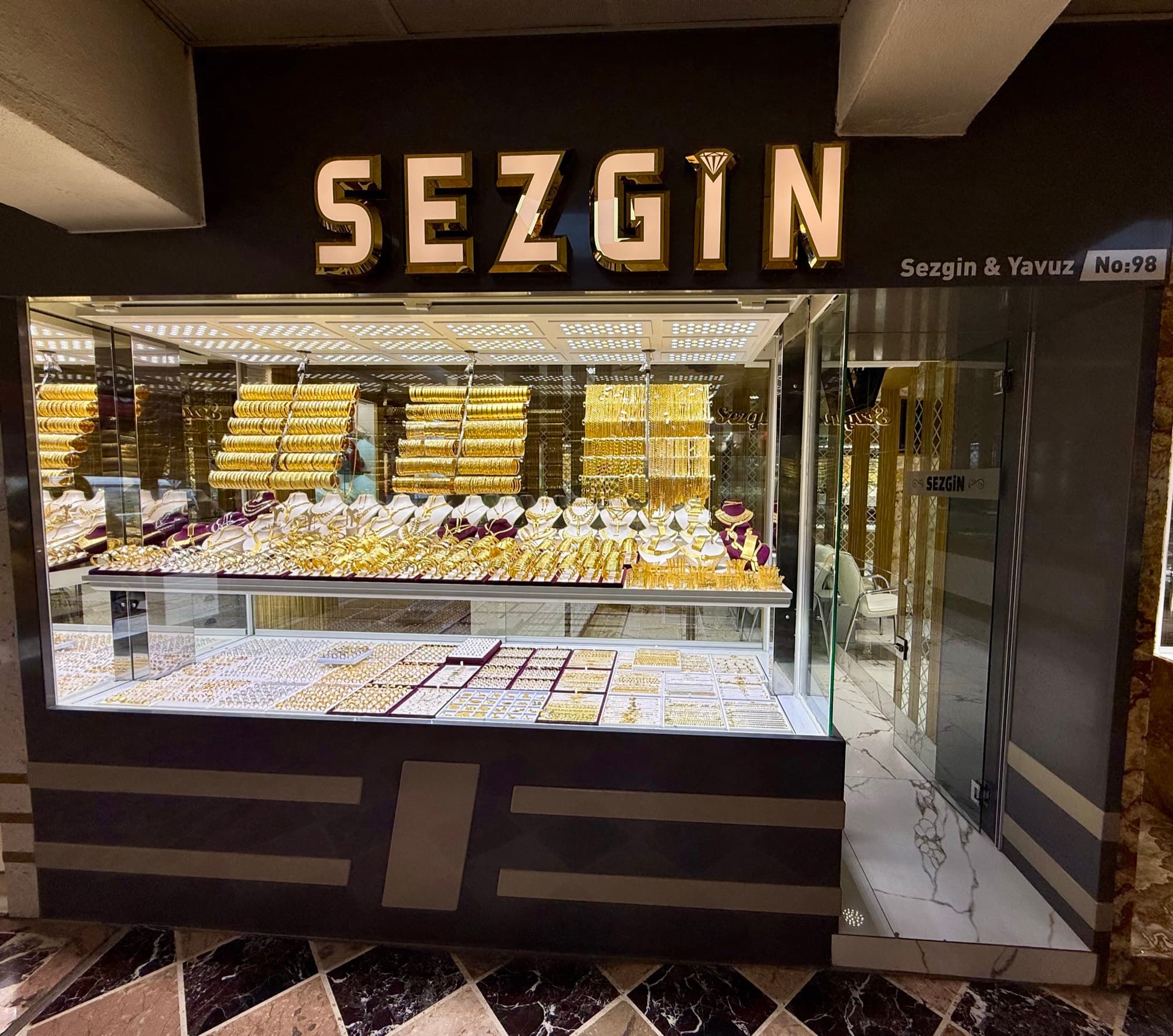 Sezgin Kuyumculuk web sitesinde kullanılan mağaza görseli